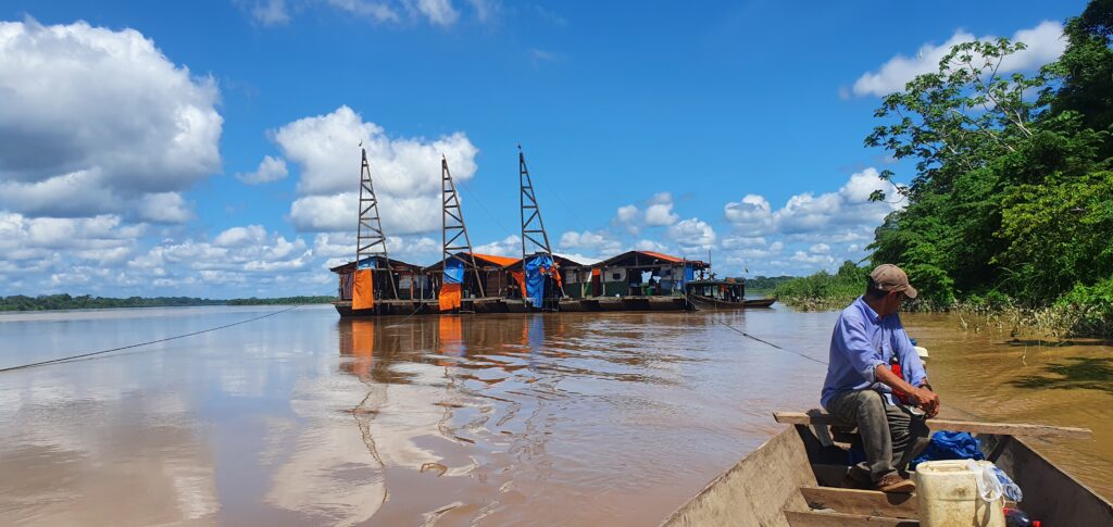 Tribunal Agroambiental alerta «daños graves» por expansión de minería ilegal en río Madre de Dios
