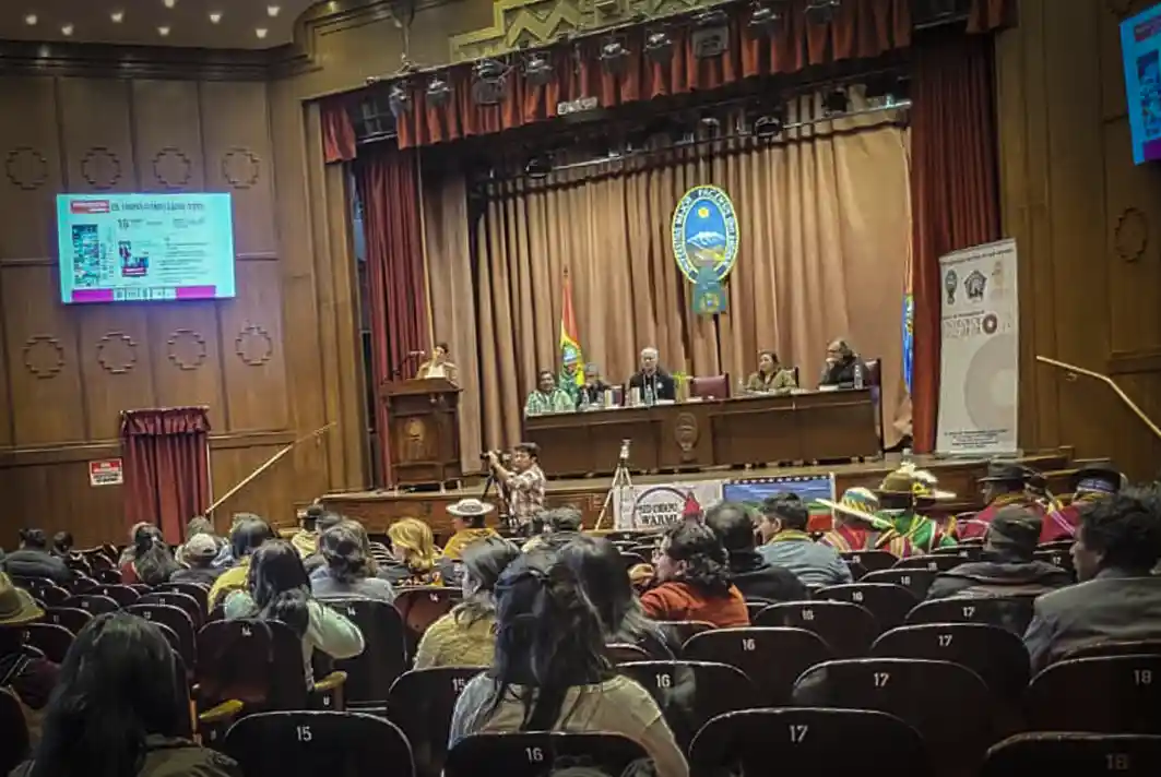 El Mundo Indígena - Bolivia - IWGIA